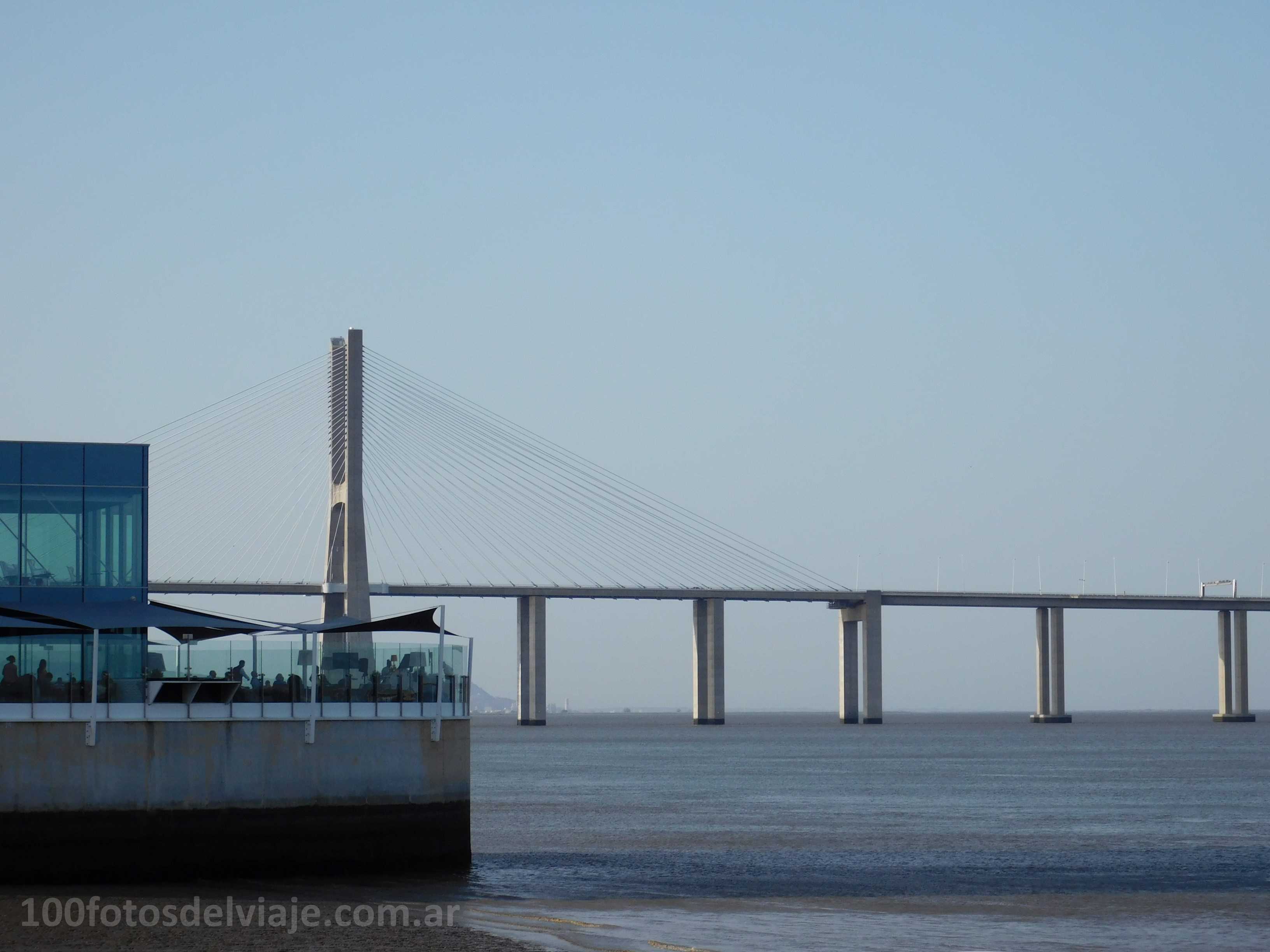 Puente Vasco da Gama