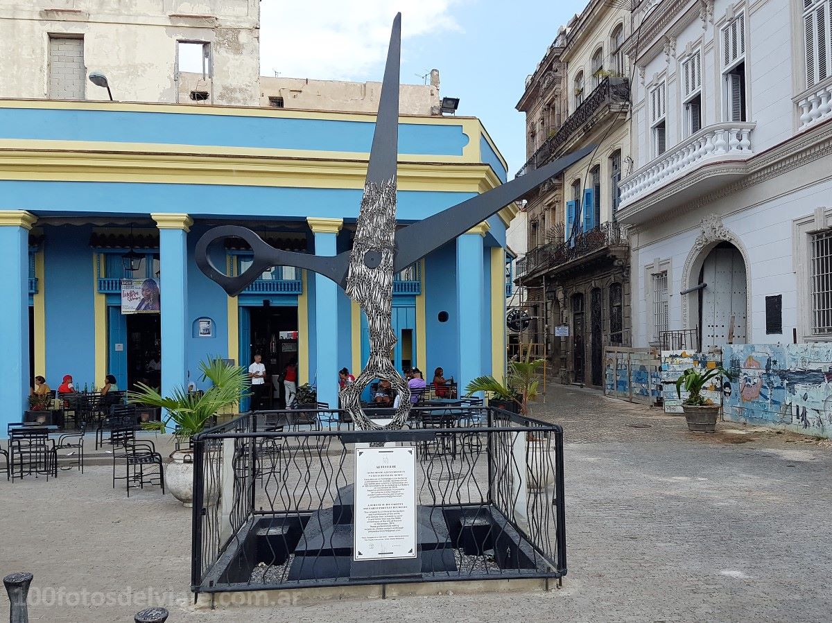 Monumento al Peluquero (Calle Aguiar)