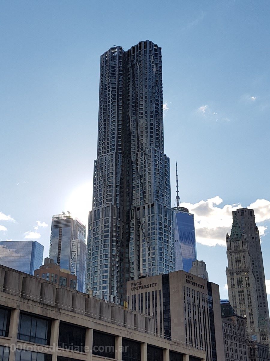 Edificio New York by Gehry